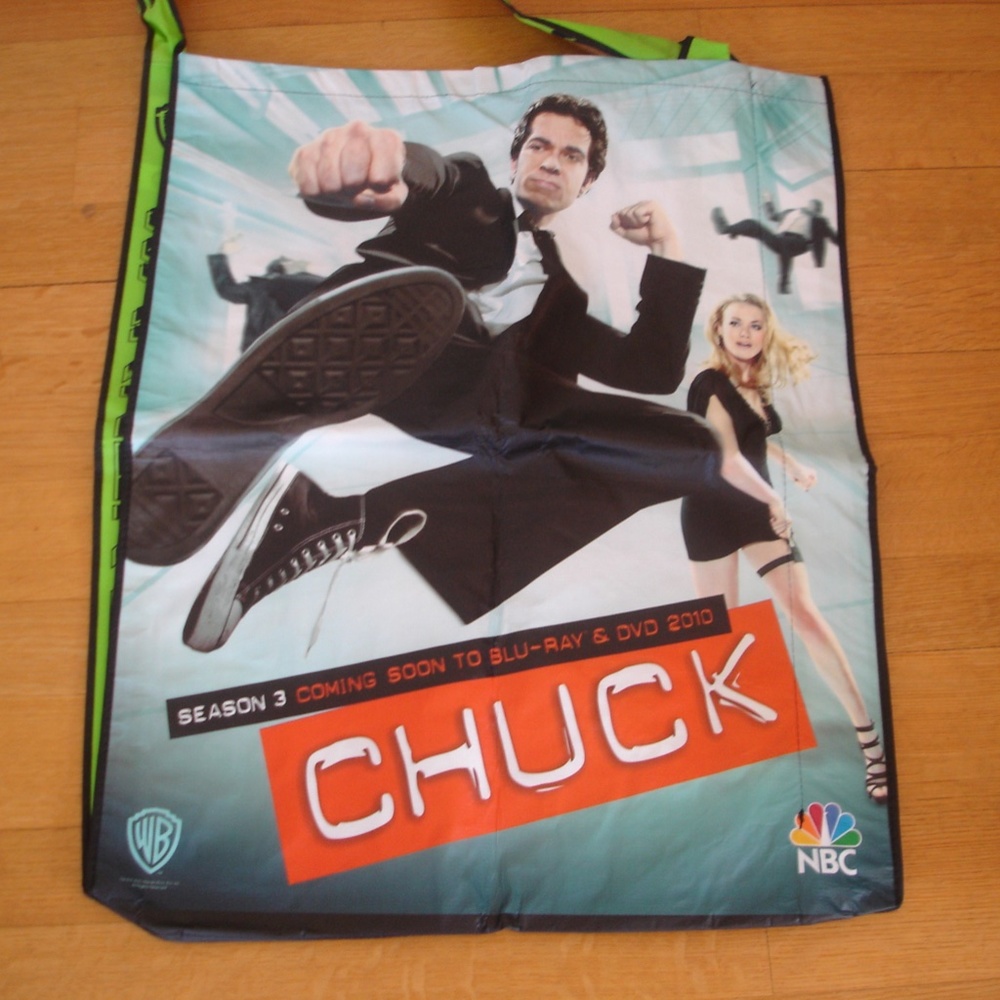 2/$12: CHUCK SEASON 3 (2010) Comic-Con Tote 23.5 X 29.5"